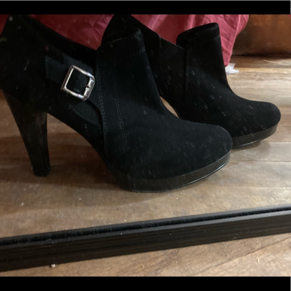 Fiona vintage heels size 9, black faux suede